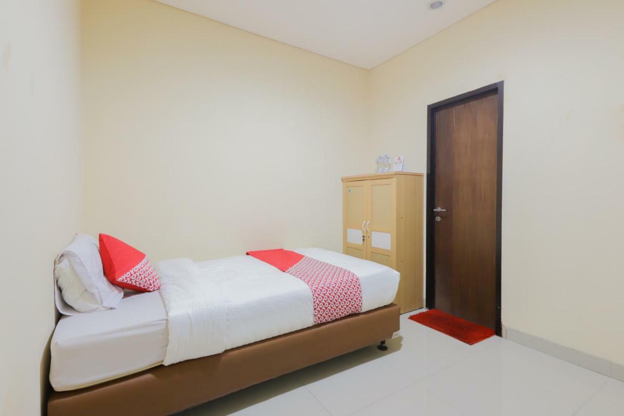 Oyo 968 Tirthankara Residence Jakarta Buitenkant foto