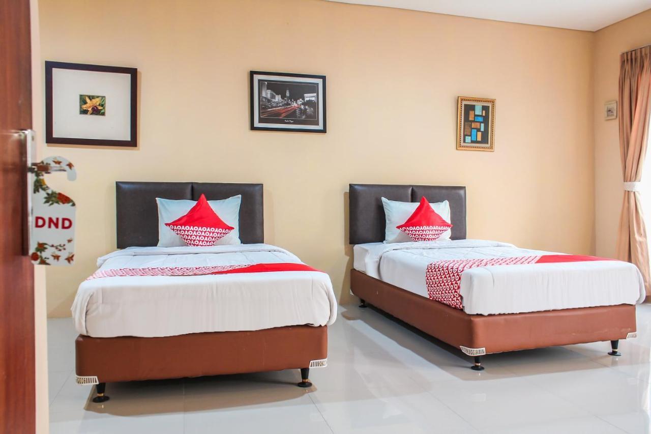 Oyo 968 Tirthankara Residence Jakarta Buitenkant foto